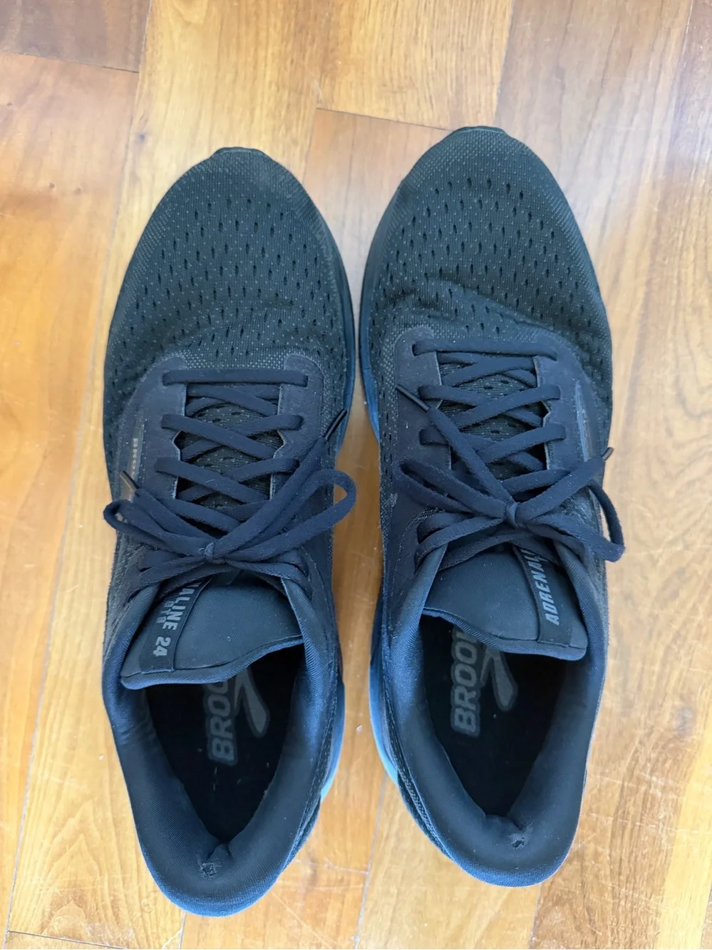 Brooks Men’s Black Wide Adrenaline GTS 24